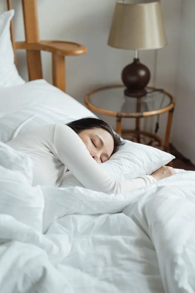 Lose 10 Pounds in a Month: Get Enough Sleep