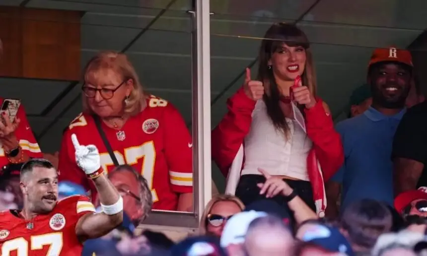 Taylor Swift with Boyfriend Travis Kelce Mom at Chiefs Game