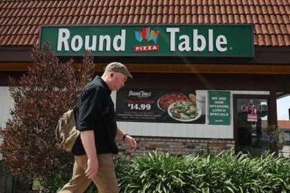 Fast-Food Workers Losing Jobs as $20 Minimum Wage Looms in California