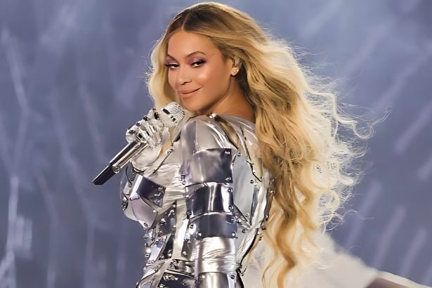 Beyonce Shakes Things Up With Surprise Country Album Announcement